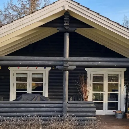 Prázdninový dům Bjaelkehus Med Udsigt Til Hjelm Pa Helgenaes