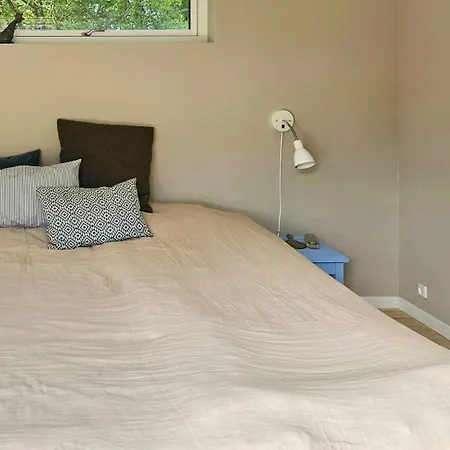 Feriehus Bjaelkehus Med Udsigt Til Hjelm Pa Helgenaes